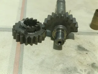 Eje y piñón arranque Ducati 125 175 200 250