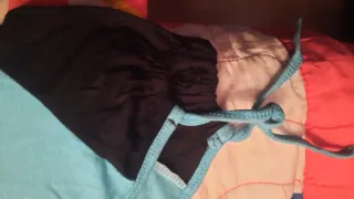 Top juvenil azul y negro con cordones