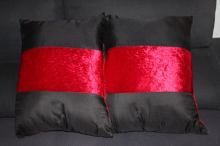 Almofadas Decorativas Vermelhas e Pretas