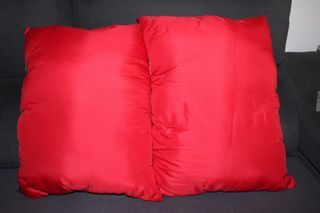 Almofadas Decorativas Vermelhas e Pretas