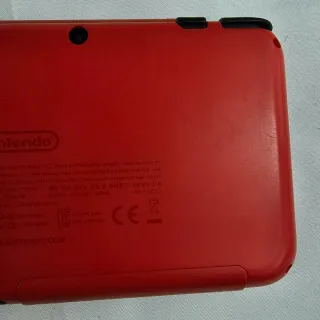 New Nintendo 2DS XL Pokeball Edition