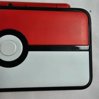New Nintendo 2DS XL Pokeball Edition