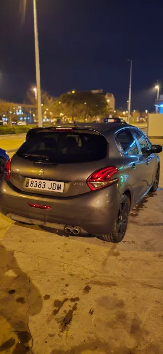 Peugeot 208 2013