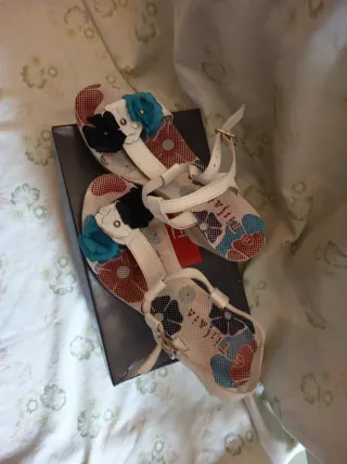 Sandalias Tissaia cuña flores multicolor