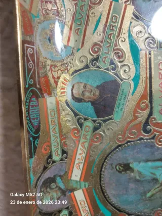 Cenicero antiguo cristal vitolas decoradas