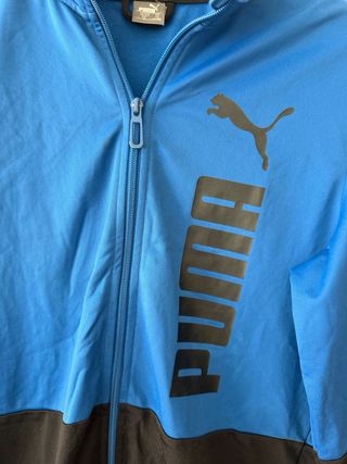 Chaqueta deportiva Puma azul y negra