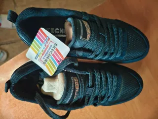 Zapatillas Skechers Originales Negro y Dorado