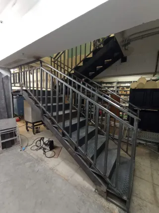 Cerrajería ,soldador ,fabricación y reparación