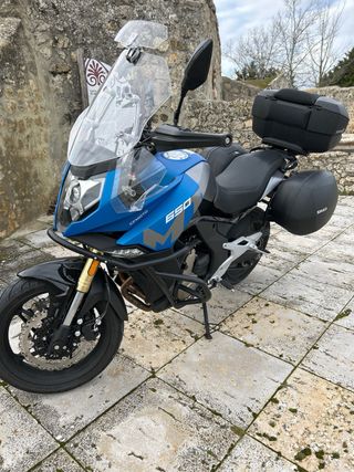 CFMOTO 650 MT Gran Turismo Trail 6.000 km CFMOTO