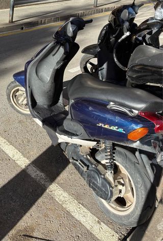Yamaha Neos Scooter