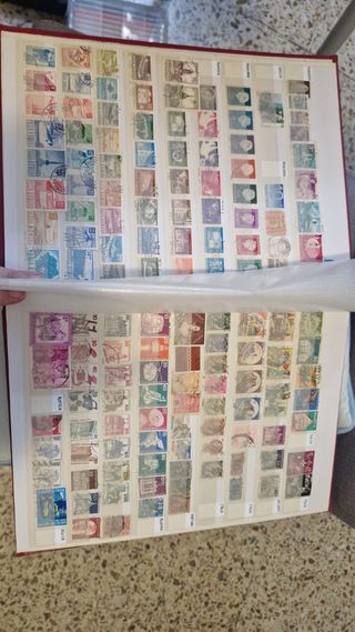 Álbum de sellos completo para coleccionistas