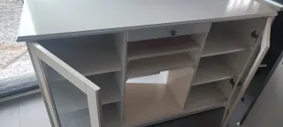 Mueble vitrina madera y cristal