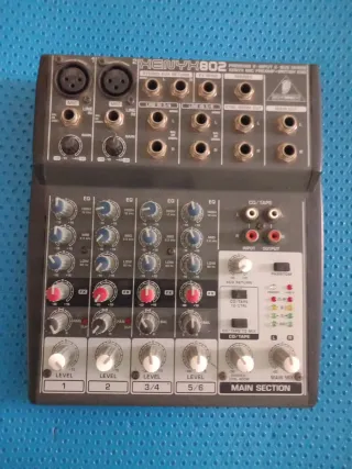 Mezclador Behringer Xenyx 802