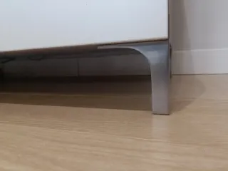 Mueble TV IKEA Besta patas acero