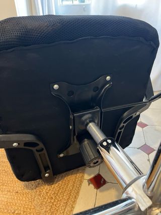 Silla de oficina ergonómica negra