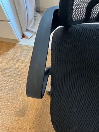 Silla de oficina ergonómica negra
