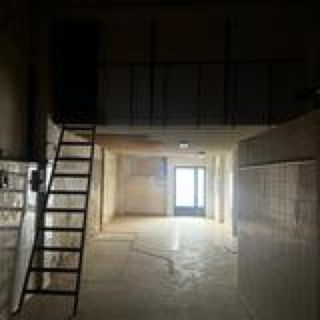 Se alquila local  75 metros.