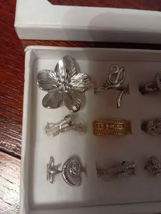 Lotto anelli diversi quasi tutti regolabili