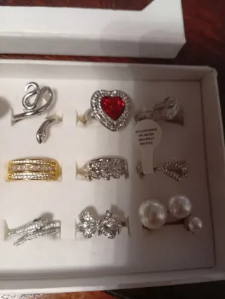 Lotto anelli diversi quasi tutti regolabili