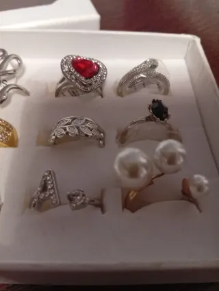 Lotto anelli diversi quasi tutti regolabili