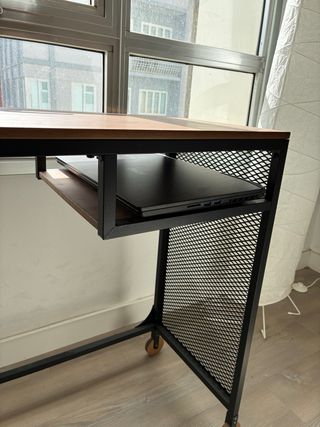 Mesa escritorio IKEA FJÄLLBO para portatil