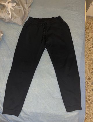 Tuta da ragazza nera