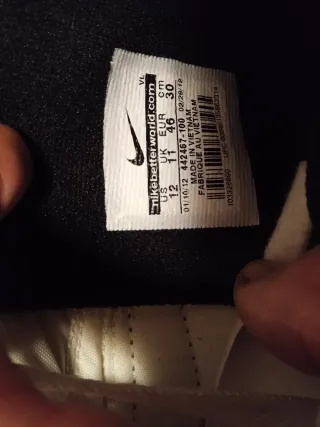 Botas de fútbol Nike blancas