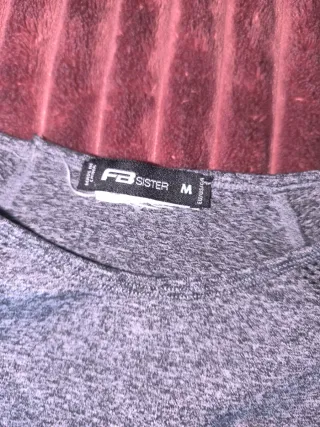 Camiseta deportiva gris manga larga