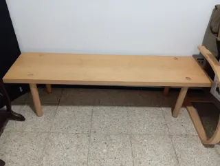 Banco de madera natural