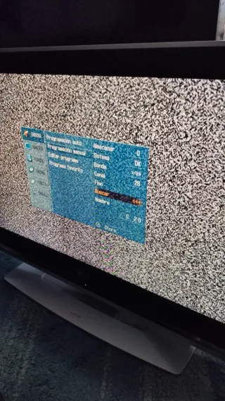 Televisor LG gris antiguo