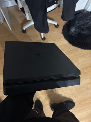 Consola PS4 Slim Negra