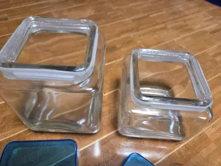 Set 2 vasi vetro con tappo blu