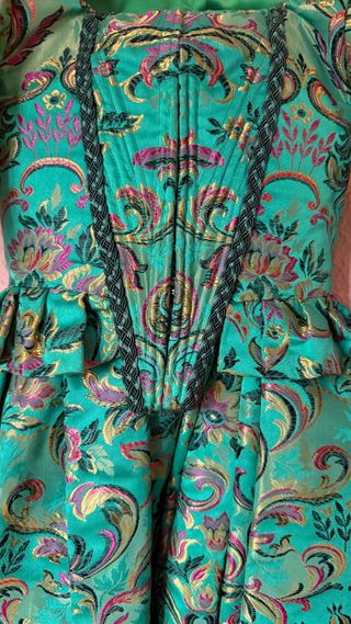 Traje de fallera y zapatos para niña