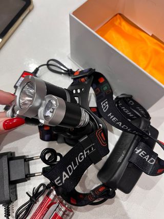 Torcia Frontale LED Ricaricabile LEOVIN