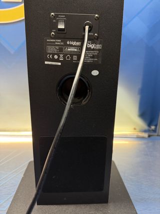 Altavoz de torre, con calcomania de cabina telefonica. BigBen