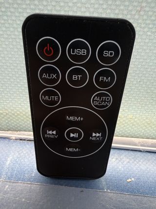 Altavoz de torre, con calcomania de cabina telefonica. BigBen