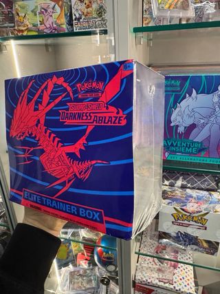 Pokemon Elite Trainer Box Darkness Ablaze