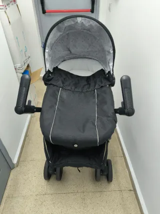 Carro de bebé con capazo y Maxi-Cosi