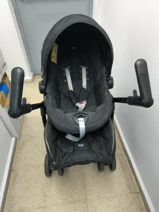 Carro de bebé con capazo y Maxi-Cosi