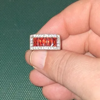 Anello bigiotteria pietre rosse e argento