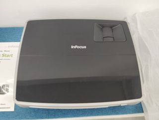 Proyector InFocus Gris y Blanco