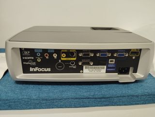 Proyector InFocus Gris y Blanco