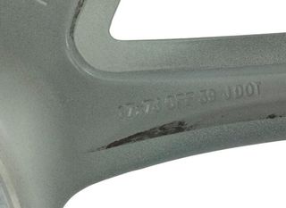 Llanta toyota 2318590 426110f170 verso active