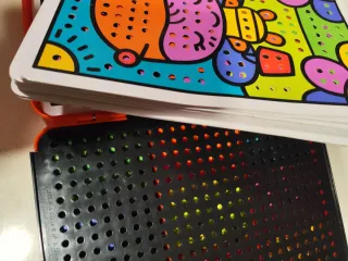 Yo Aprendo. Juego de pinchos de colores