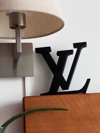 Estátua LoVe Preta Decorativa