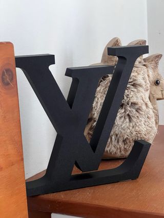 Estátua LoVe Preta Decorativa