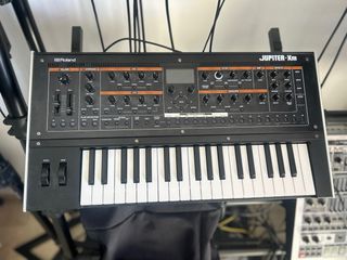 Roland Jupiter-Xm Sintetizador