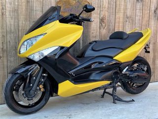 Yamaha T-Max Amarilla