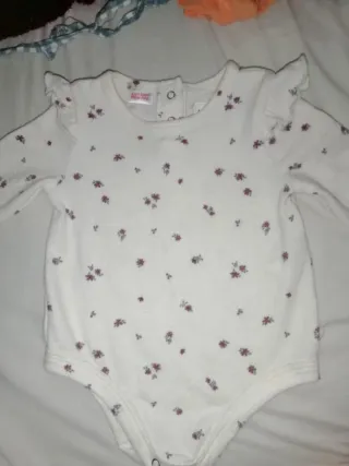 Body bebé floral manga larga