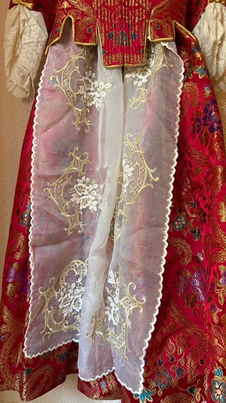 Traje de fallera y zapatos para niña